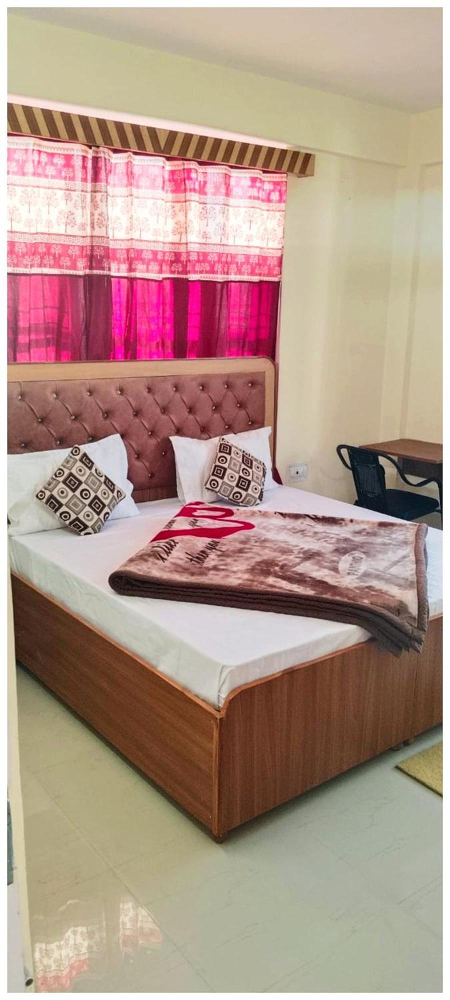 Simla Hotel K R I S H N A B - B Near Mall Road And Temple Exterior photo